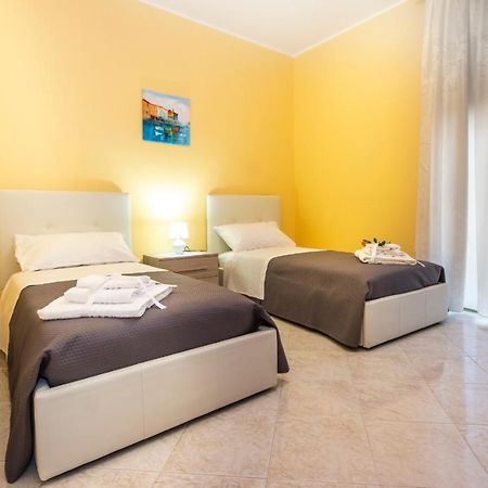 Etna Sunshine Apartment ลิงกัวกลอสซา ภายนอก รูปภาพ
